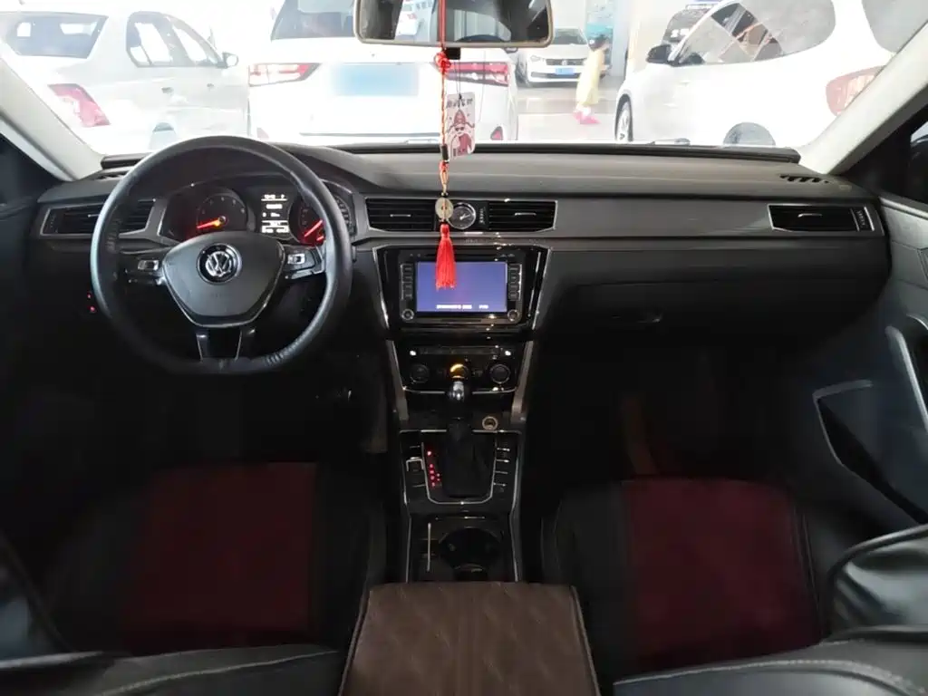 Volkswagen Passat — миниатюра 10