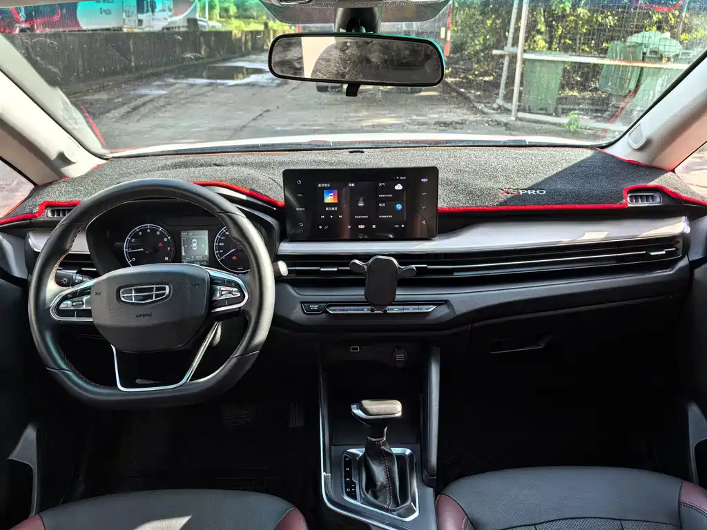 Geely Vision X3 — миниатюра 5