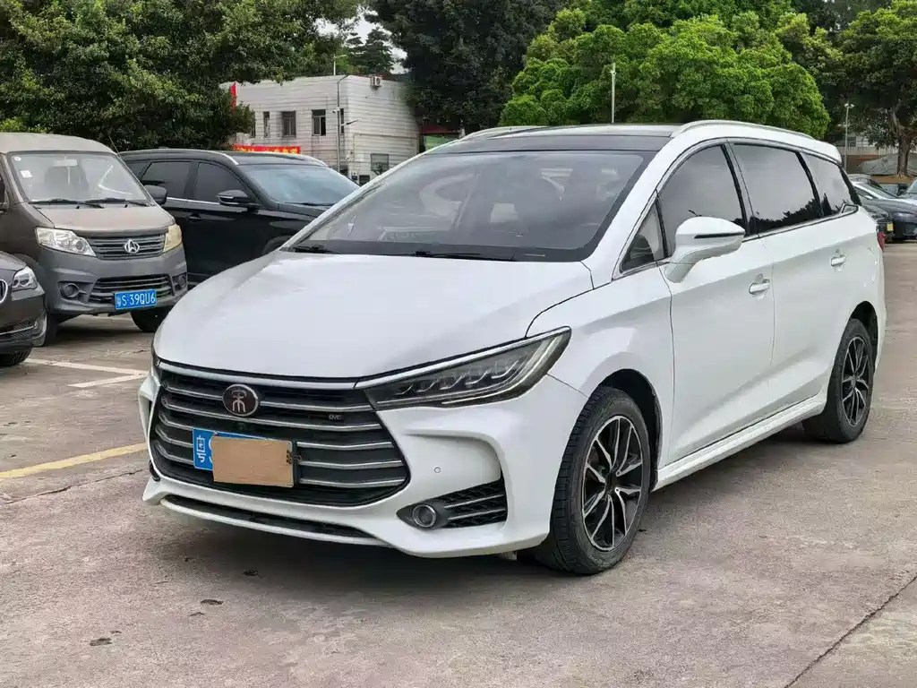 BYD SONG MAX