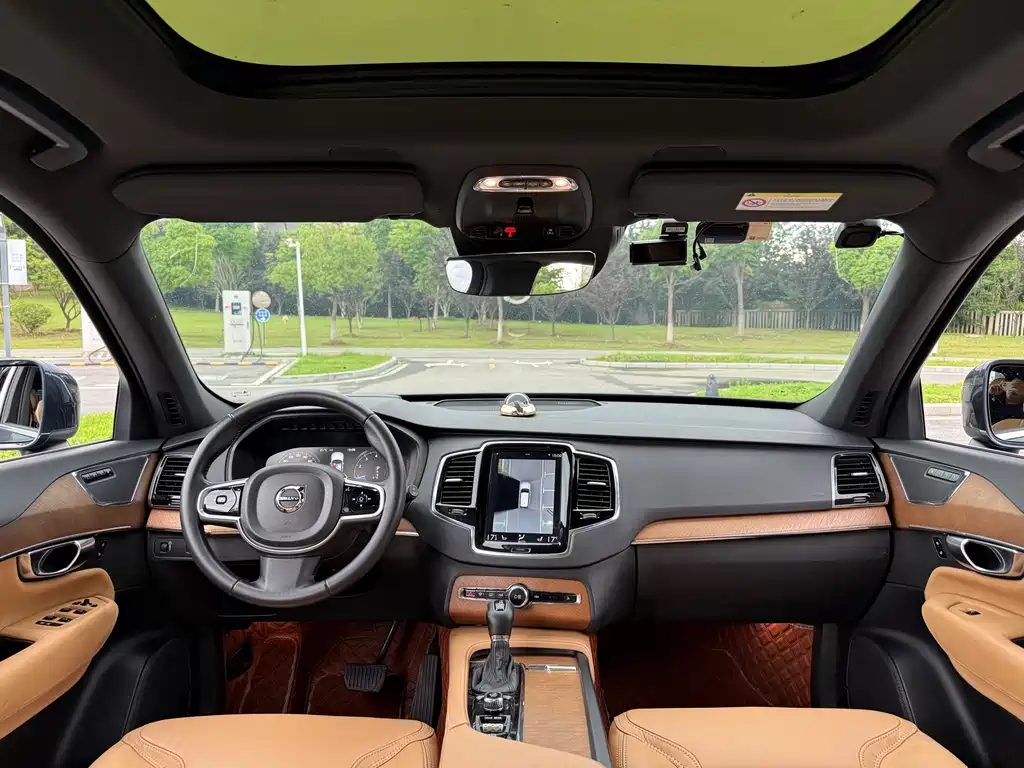 Volvo XC90 2018 T6 7 мест