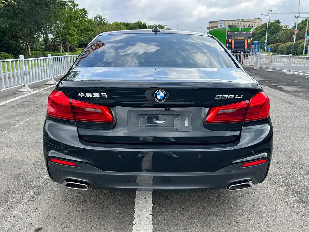 BMW 5 Series — миниатюра 14