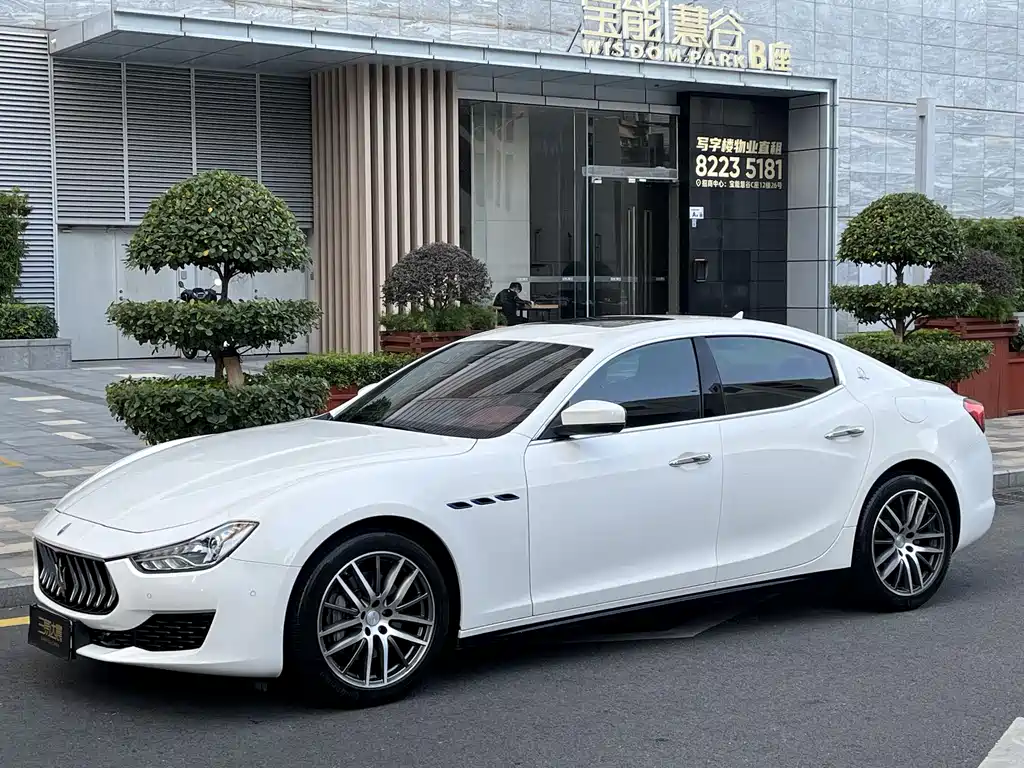 MASERATI GHIBLI