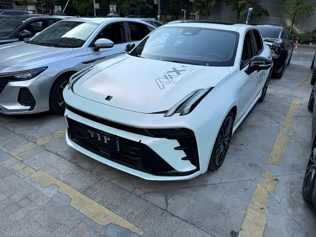 2025 Lynk & Co 03