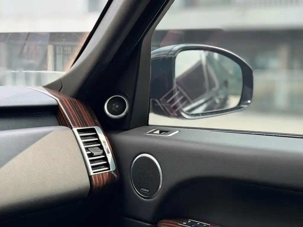 Land Rover Range Rover — миниатюра 15