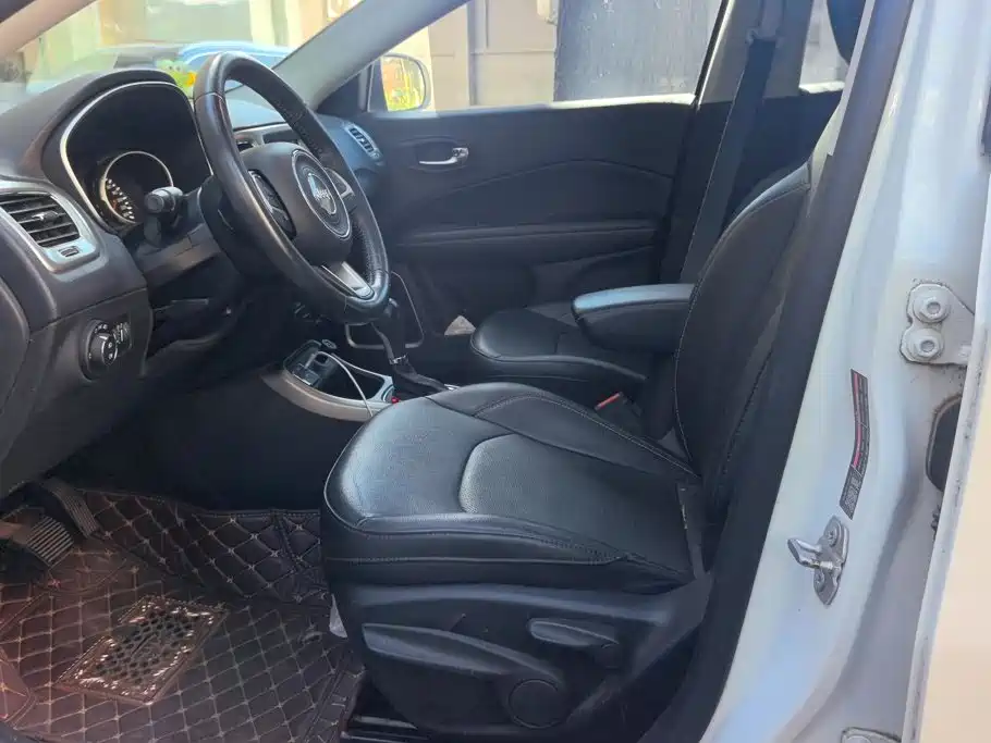 Jeep Compass — миниатюра 9
