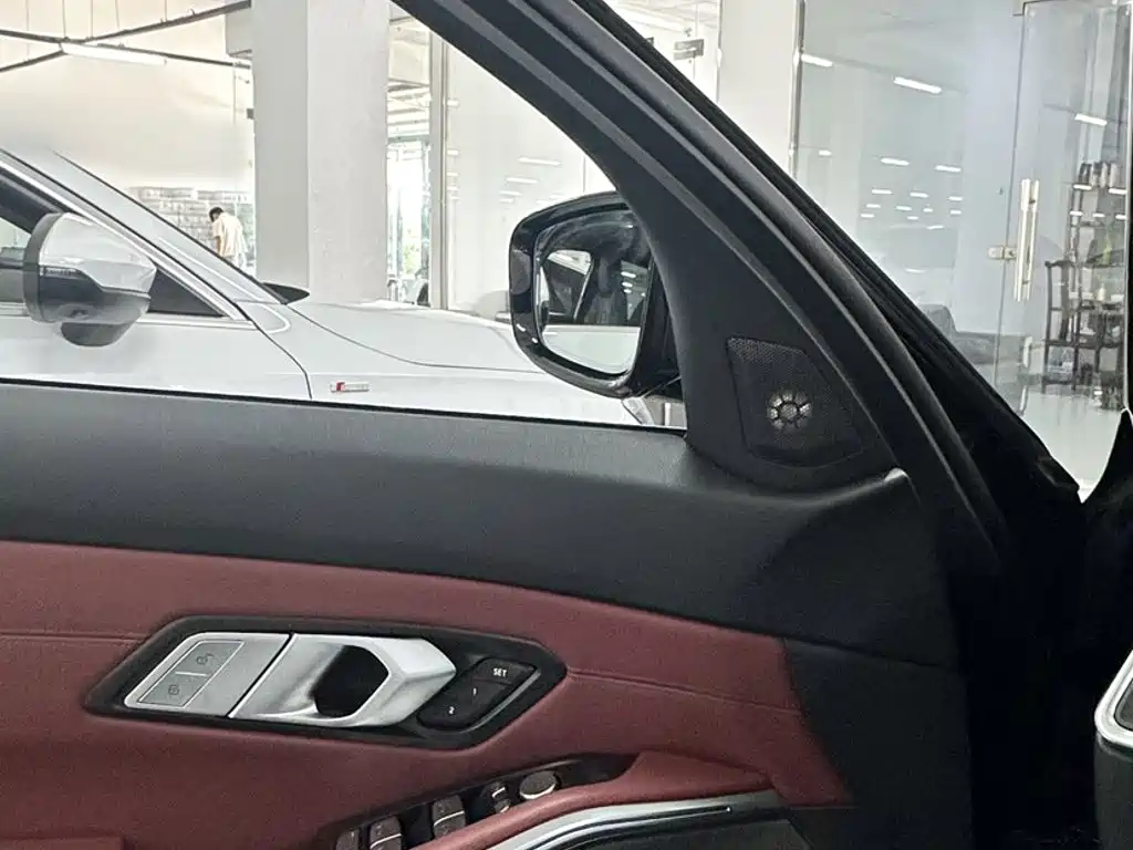 BMW 3 Series — миниатюра 7