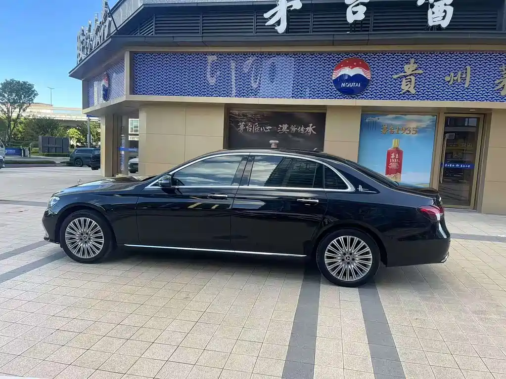 MERCEDES-BENZ E CLASS