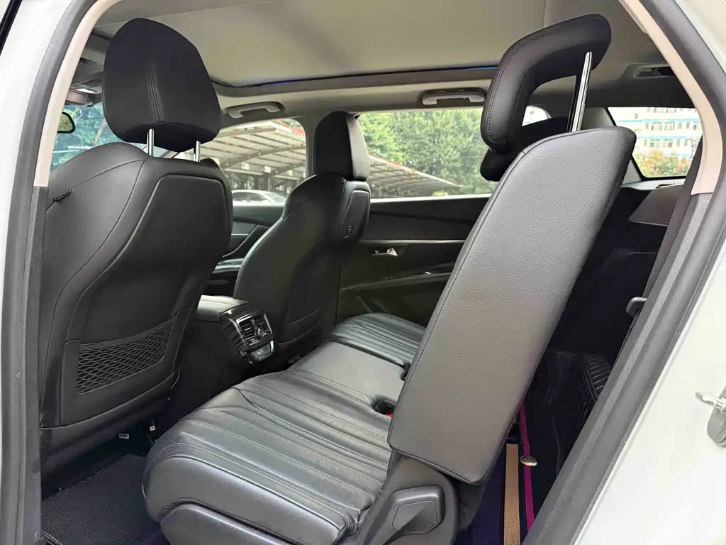 Peugeot 5008 — миниатюра 5