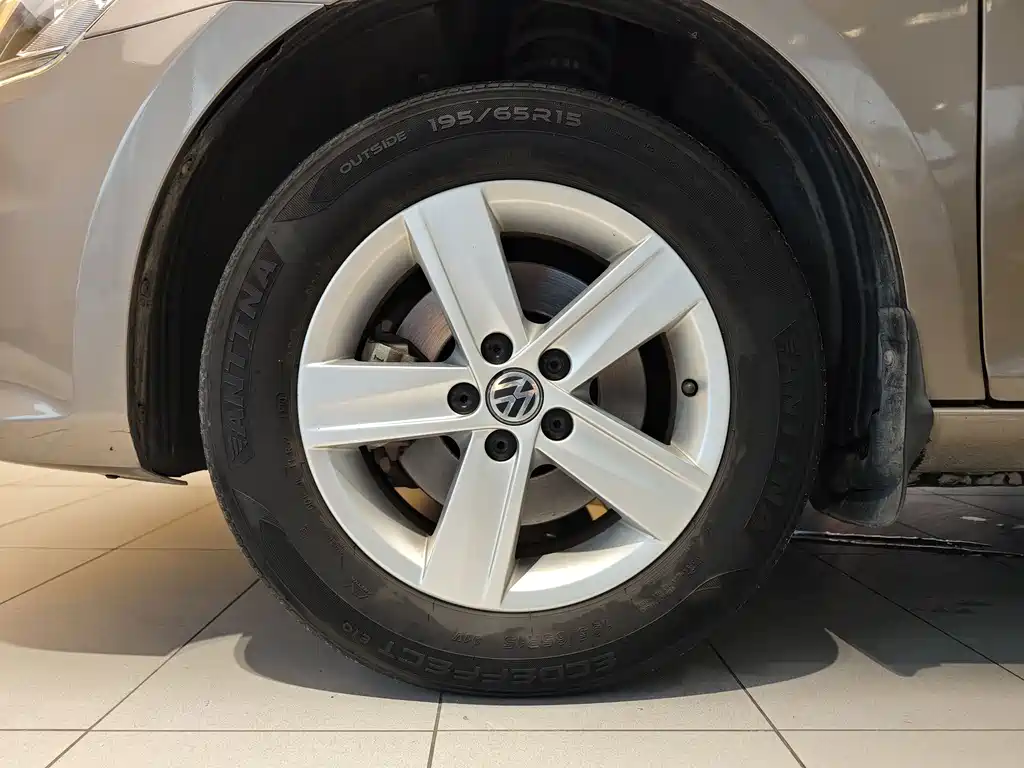 Volkswagen Bora 2015 1.6L AT Fashion