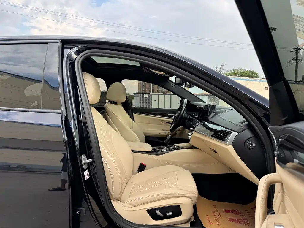 BMW 5 Series — миниатюра 16