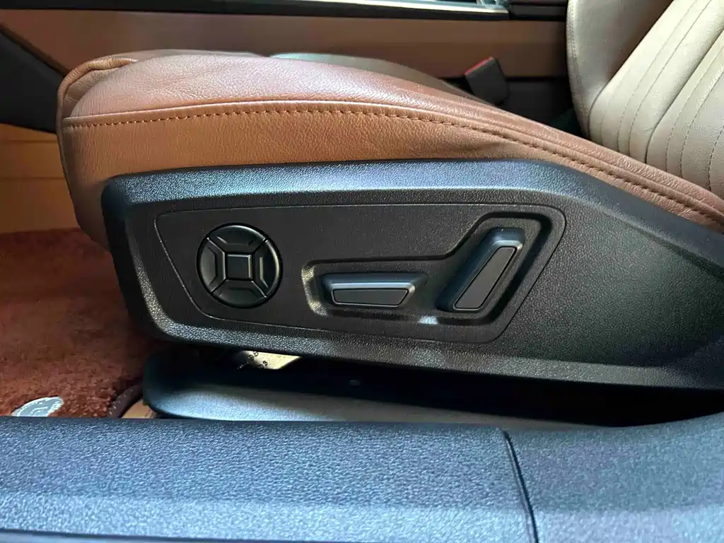 Audi A6L — миниатюра 12