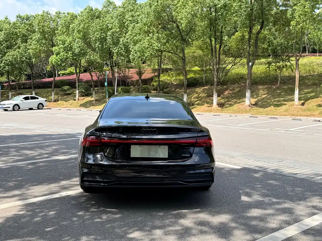Audi A7L — миниатюра 9