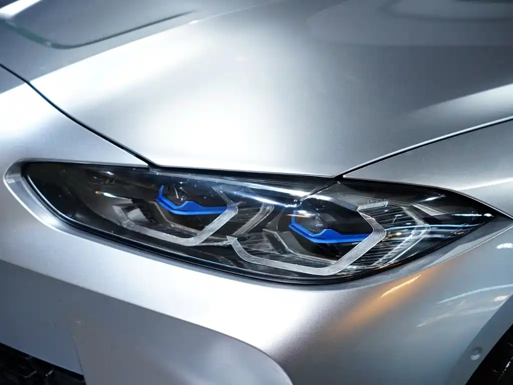 BMW M4 — миниатюра 4