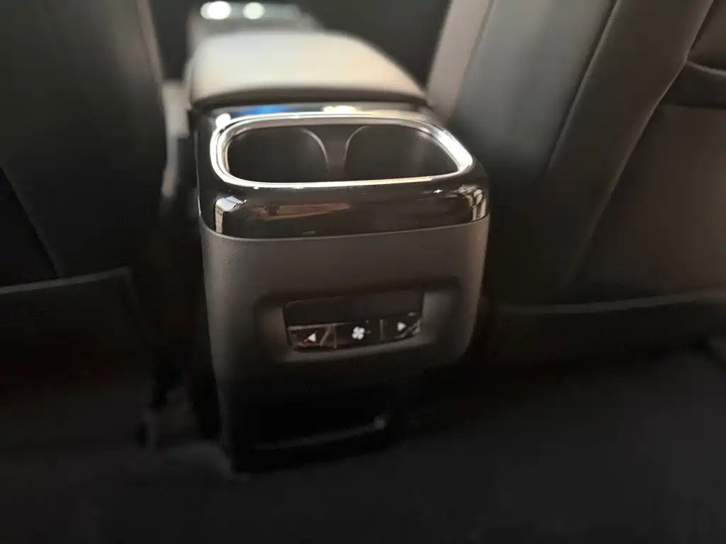 Wuling Звездный свет 730 Новая энергия — миниатюра 14
