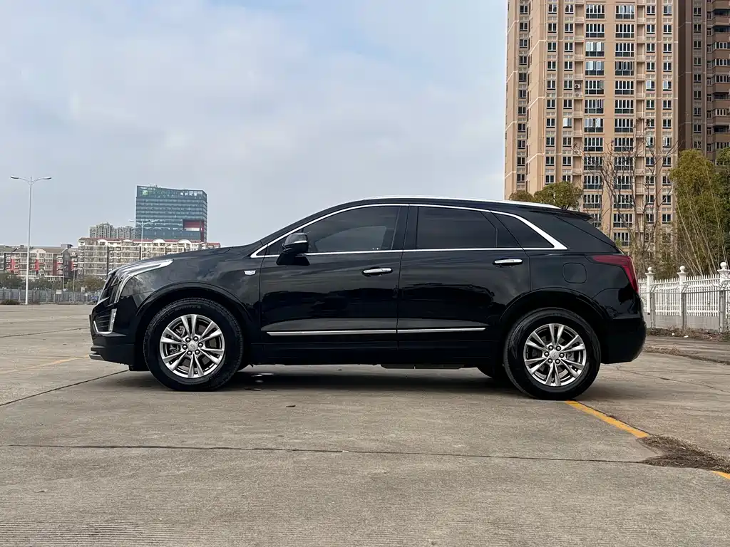 CADILLAC XT5