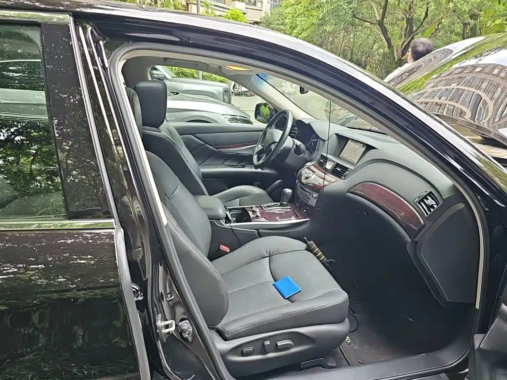 Infiniti Q70 — миниатюра 18