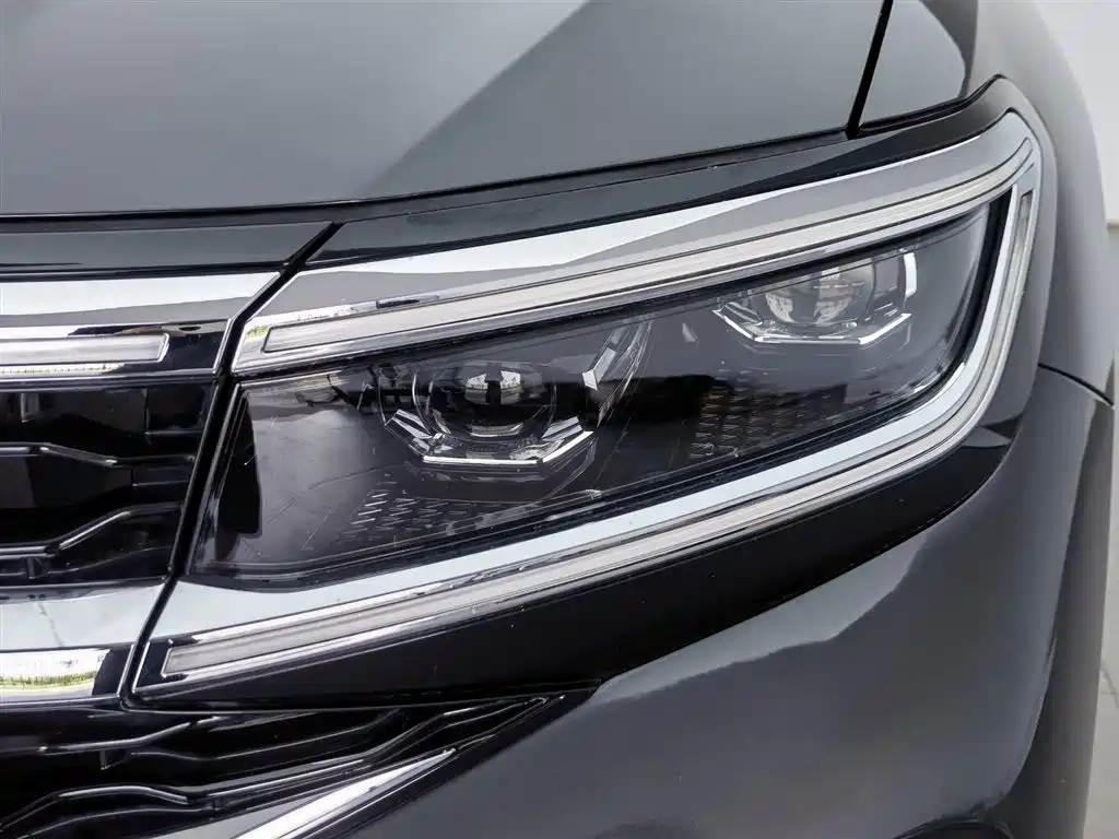 Volkswagen Viloran 2022 530TSI Flagship Pro 6 мест