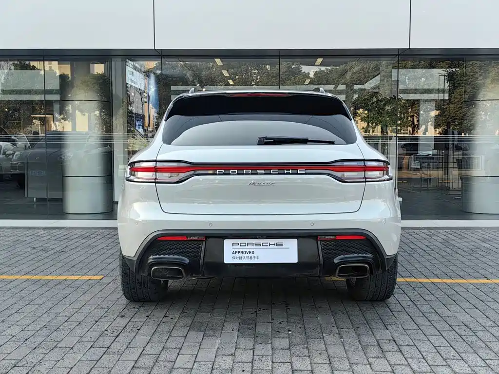 Porsche Macan — миниатюра 7