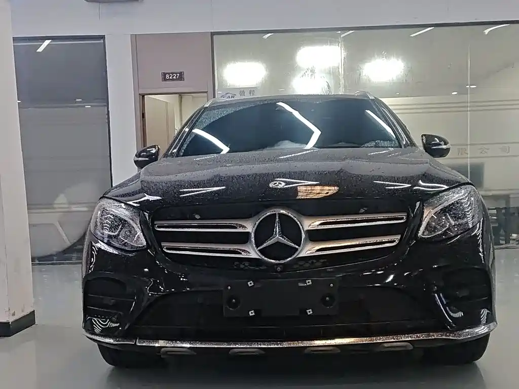 MERCEDES-BENZ GLC