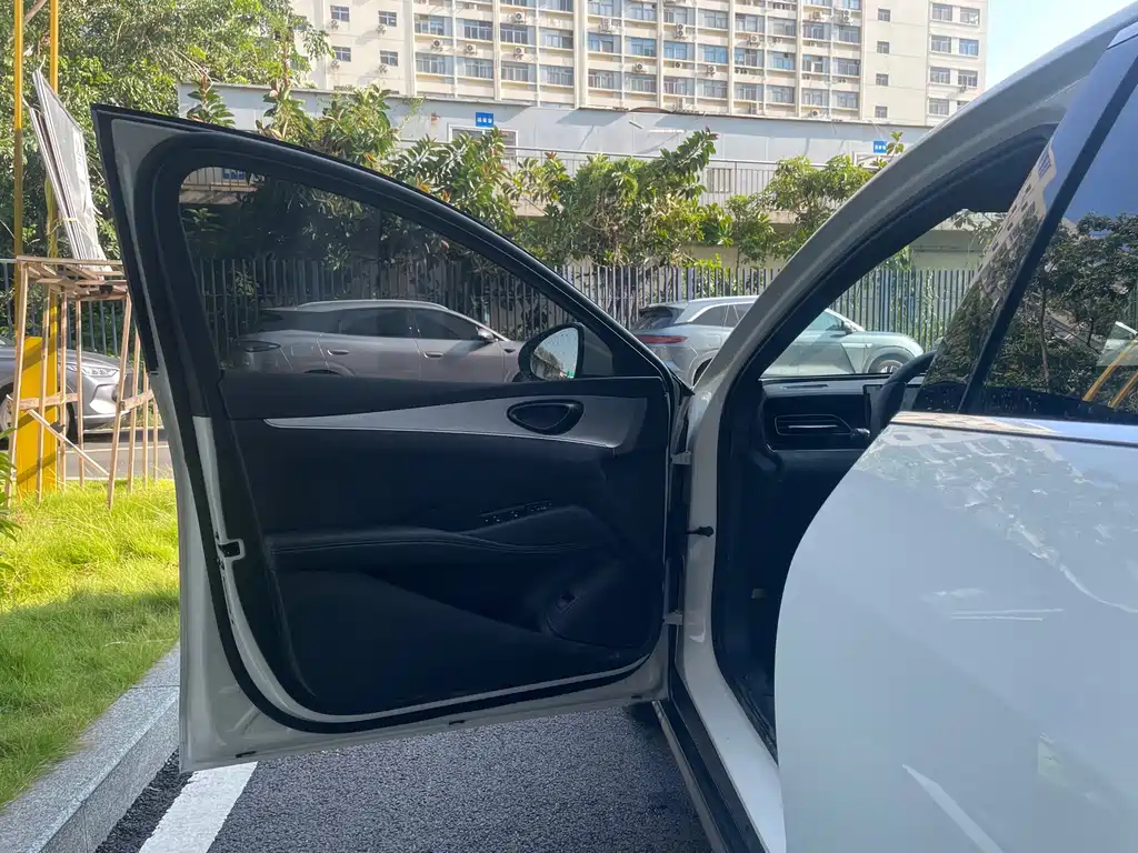 BYD Seal 06 — миниатюра 9