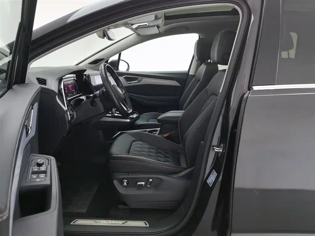 Volkswagen Viloran 2022 530TSI Flagship Pro 6 мест