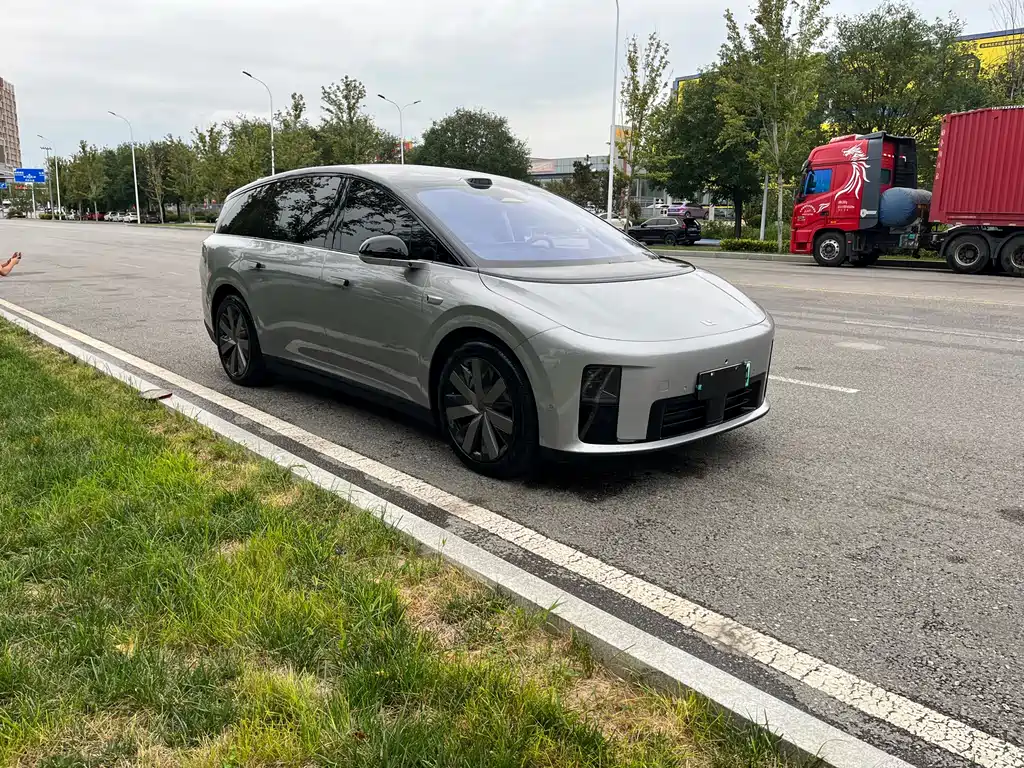 Li Auto Идеальный I8 — миниатюра 3