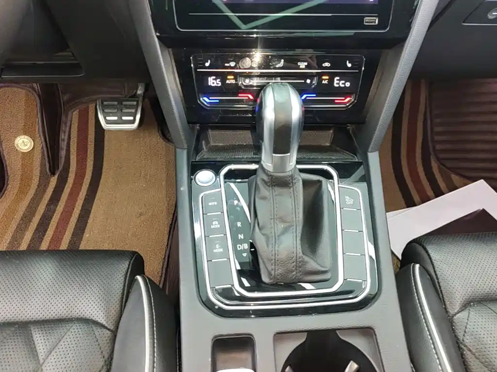 Volkswagen 迈腾 PHEV — миниатюра 14