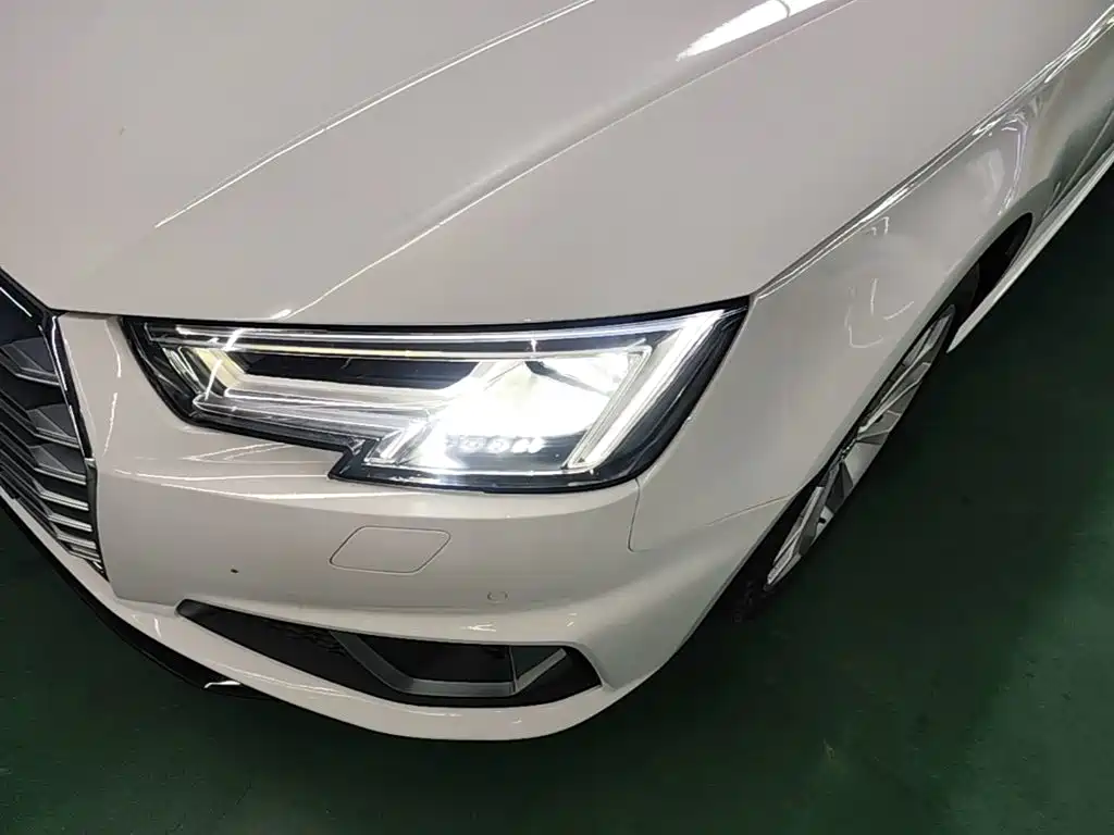 Audi A4L — миниатюра 24