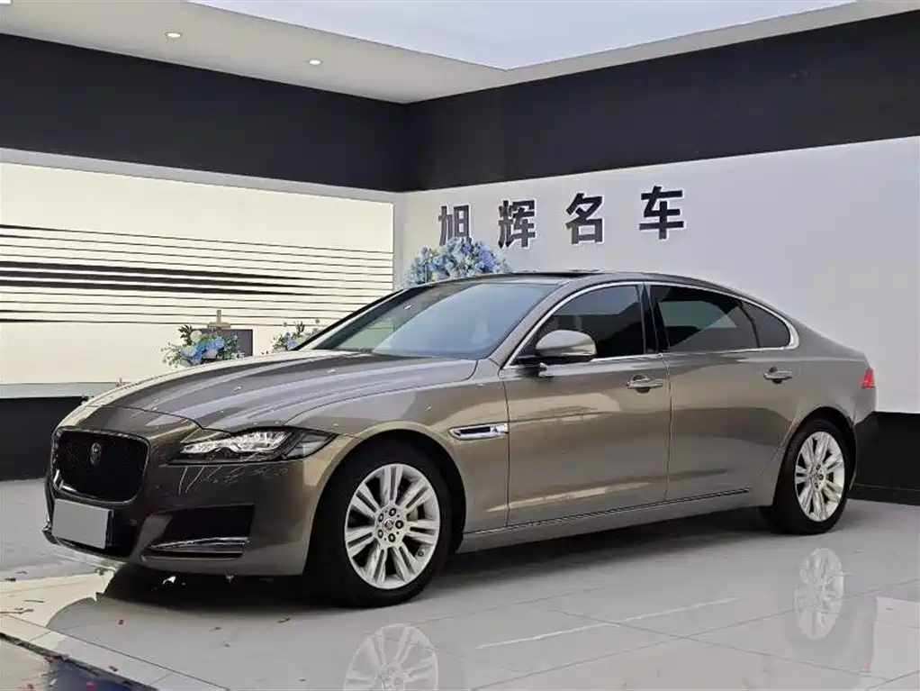 Jaguar XFL 2019
