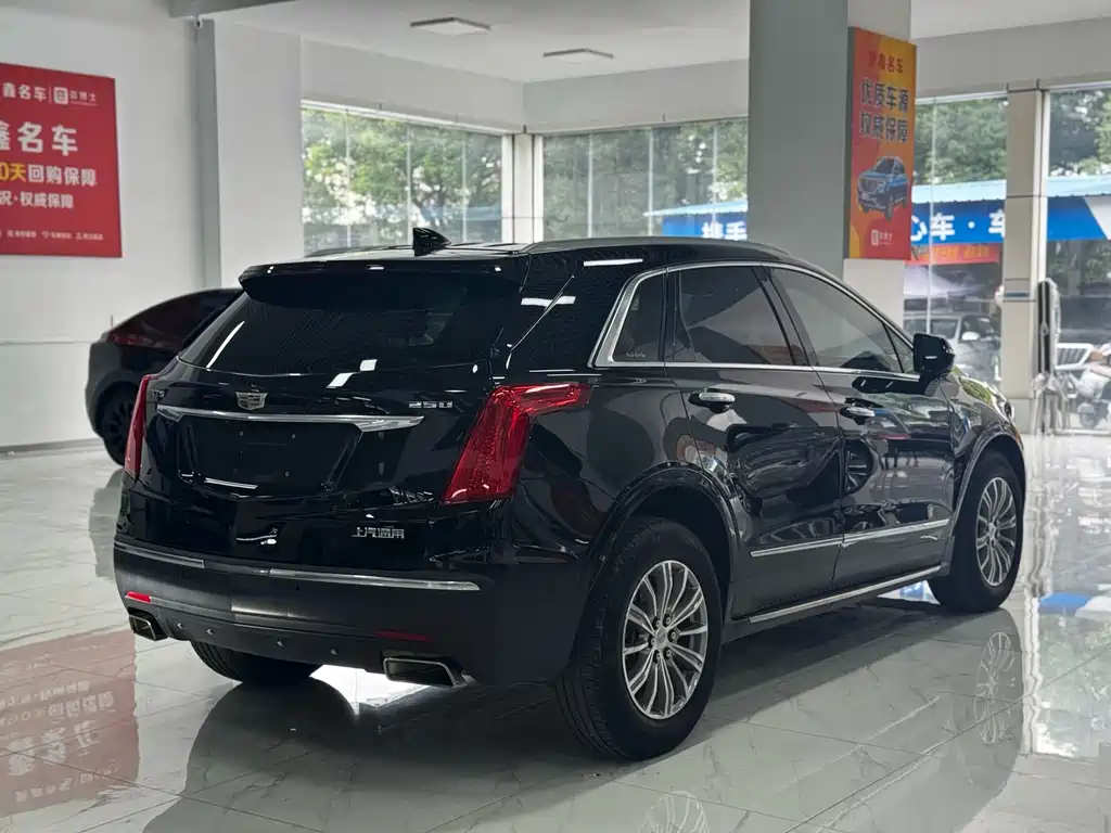 CADILLAC XT5