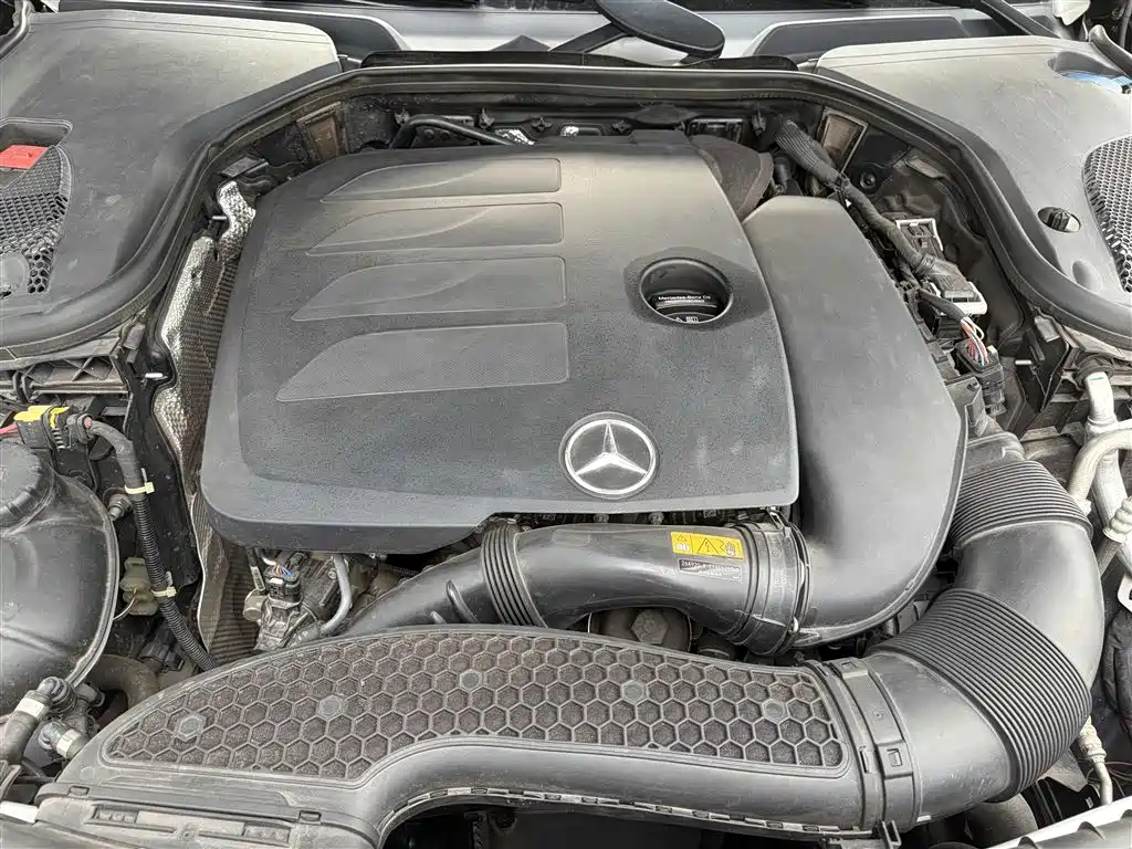 Mercedes-Benz E-Class — миниатюра 9
