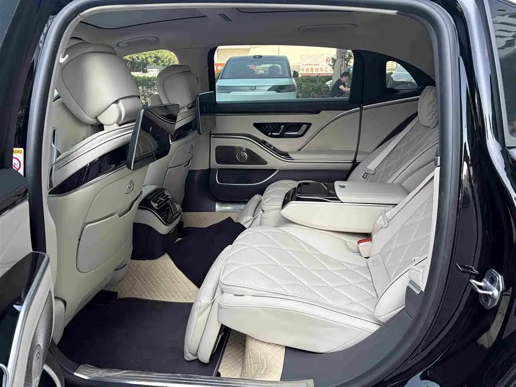 Mercedes-Benz S-Class — миниатюра 6