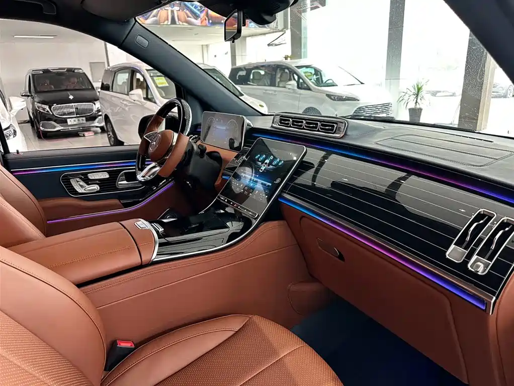 Mercedes-Benz Vito 2024 2.0T 7 мест