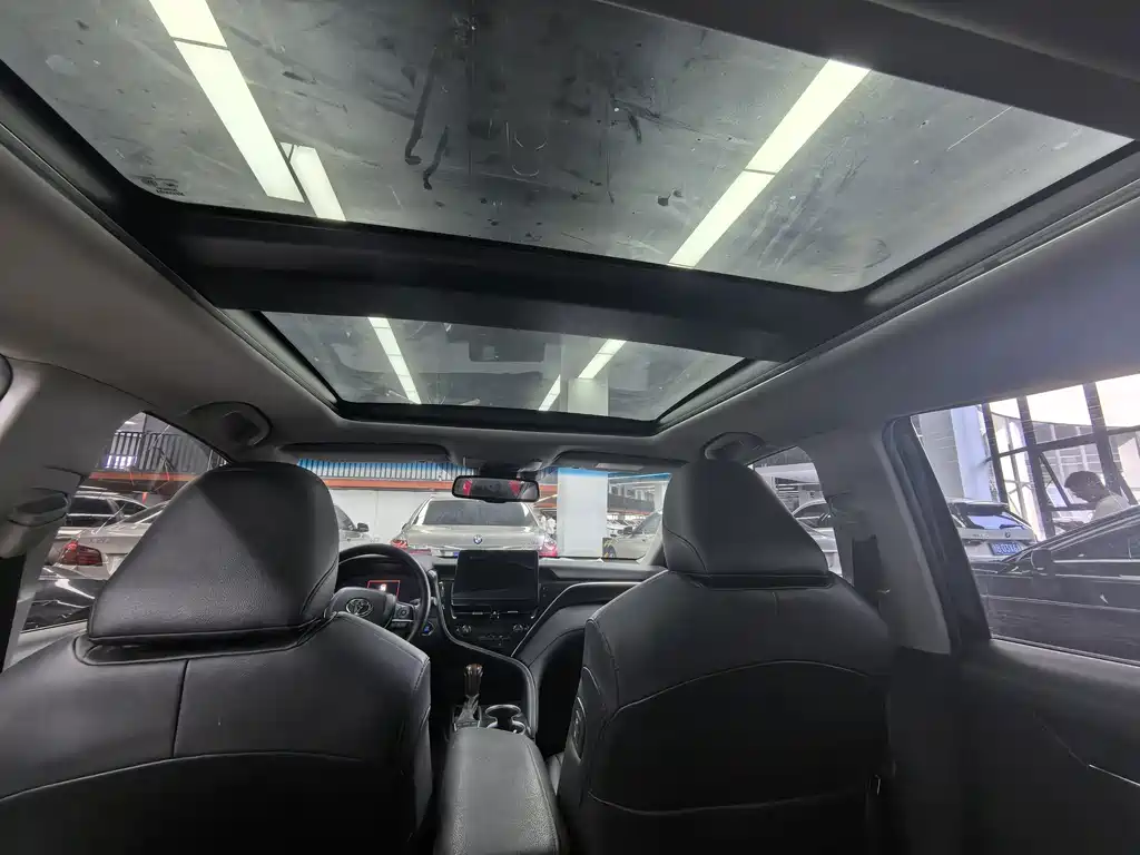 Toyota Camry — миниатюра 11
