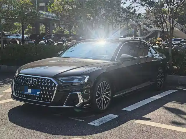 Audi A8