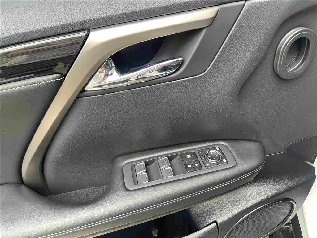 Lexus RX — миниатюра 13