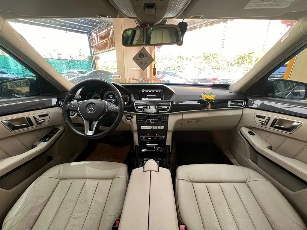 Mercedes-Benz E-Class — миниатюра 8