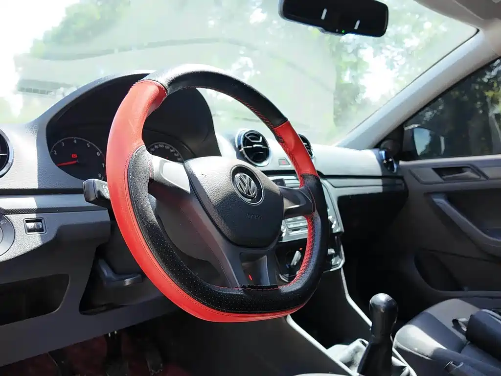 Volkswagen Jetta — миниатюра 5