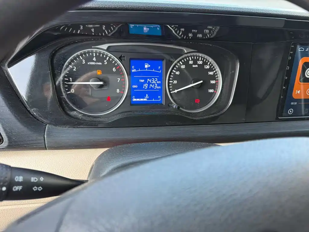 CHANGAN CROSS STAR V3