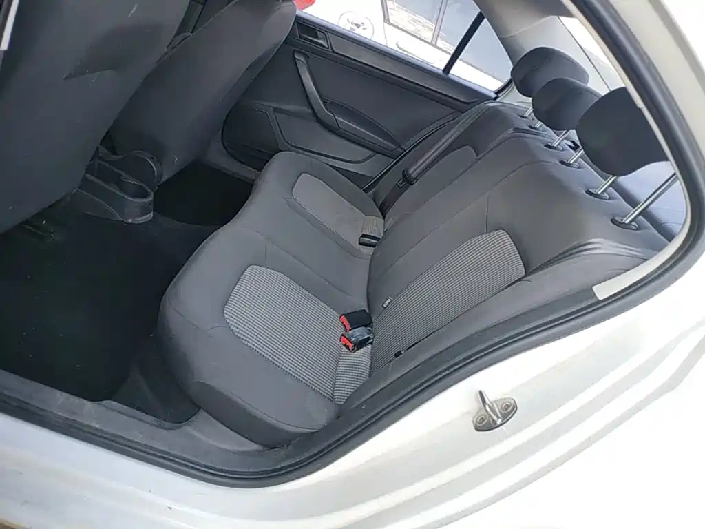 Volkswagen Santana — миниатюра 17