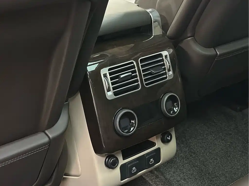 Land Rover Range Rover — миниатюра 18