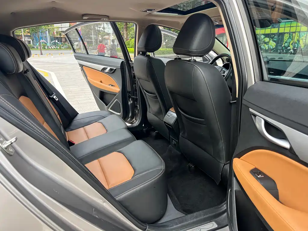 Geely Vision S1 — миниатюра 10