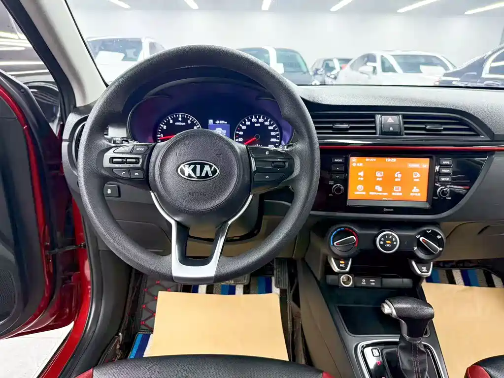 Kia KX Cross — миниатюра 10