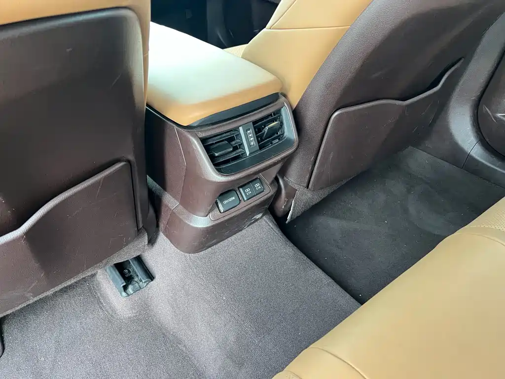 Lexus ES — миниатюра 10