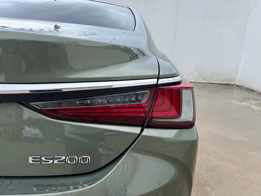 Lexus ES — миниатюра 12