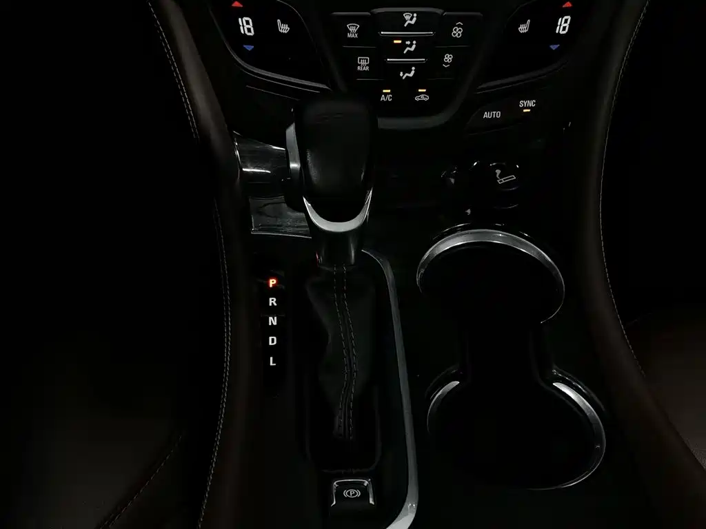 Buick Envision Plus — миниатюра 13