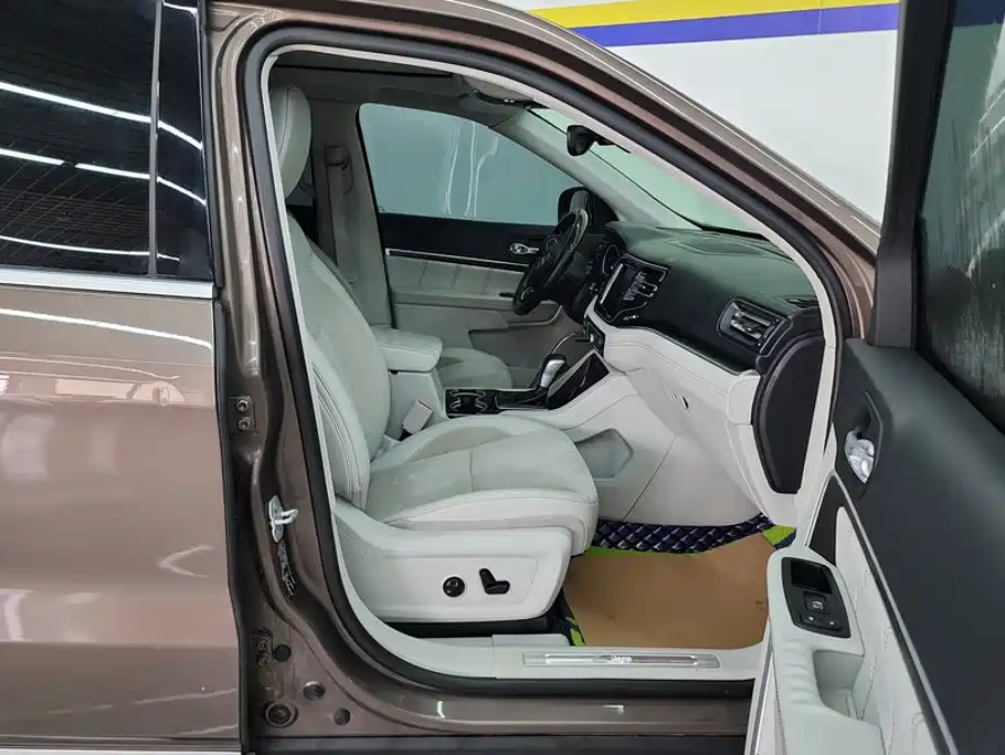 Jeep Grand Commander — миниатюра 8