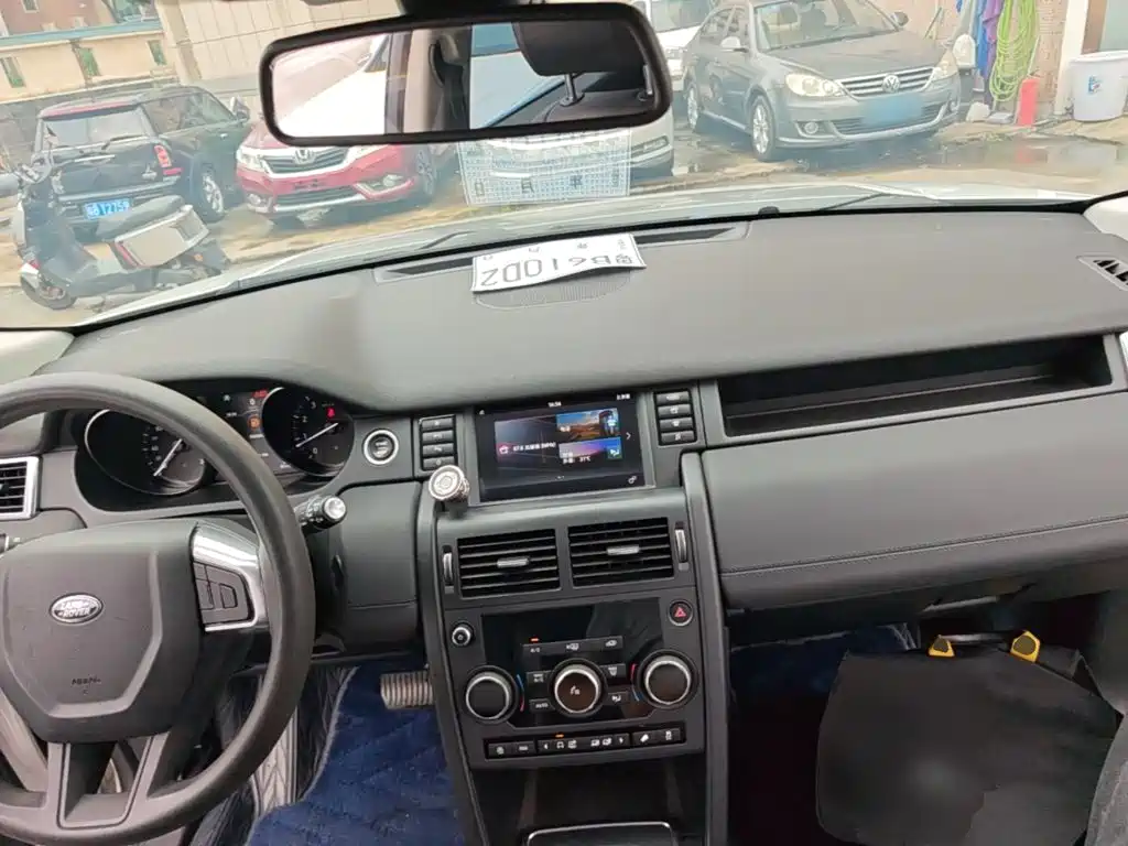 Land Rover Discovery Sport — миниатюра 10