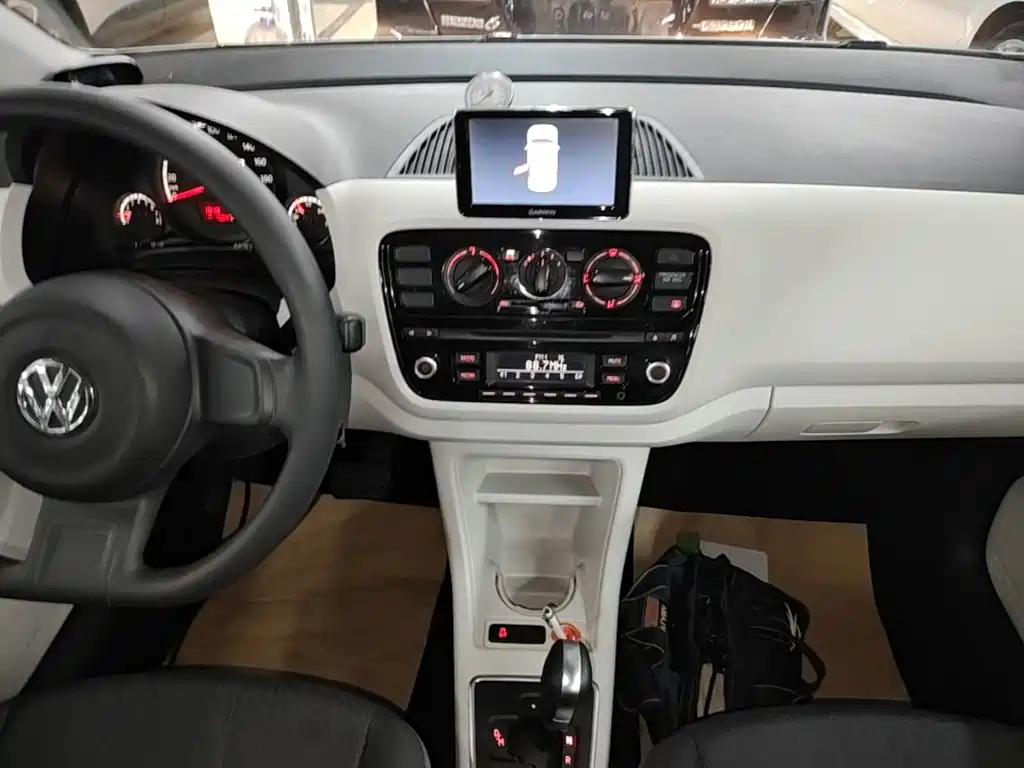 Volkswagen up! — миниатюра 13