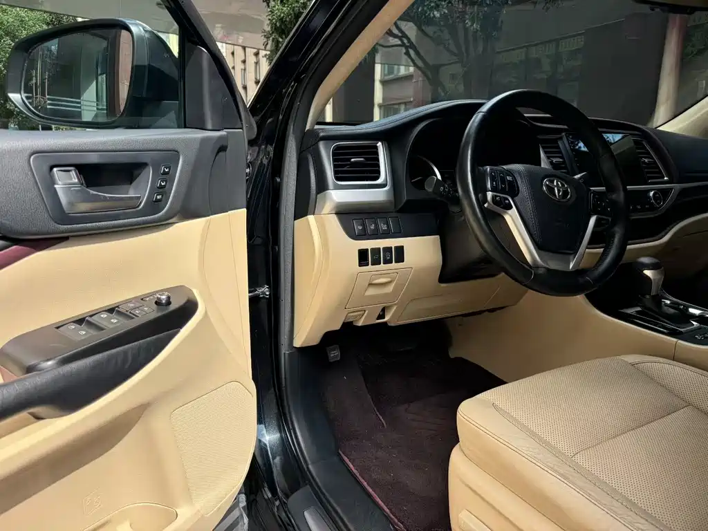 Toyota Highlander — миниатюра 4